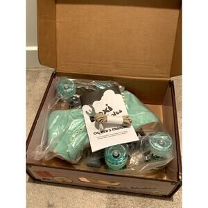 Moxi Lolly Original Floss Blue New In Box Quad Roller Skates Size 6 RARE